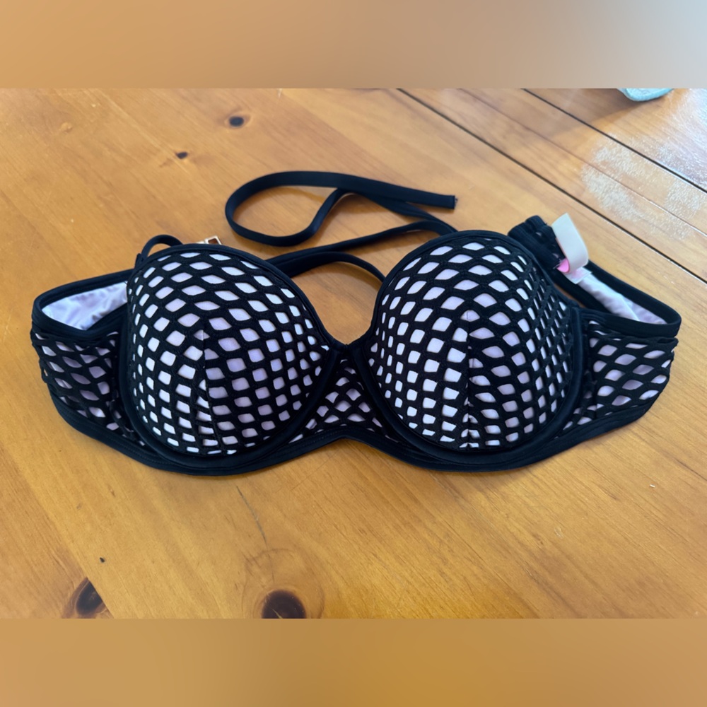 Victoria Secret bathing suit top 34C